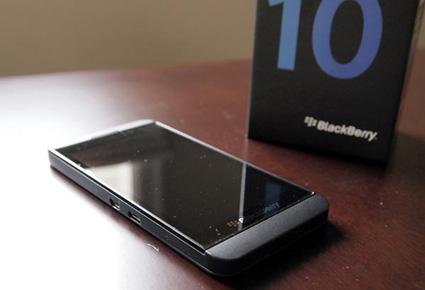 المواجهة في بلاكبيري تحتدم بين Q10 و Z10
